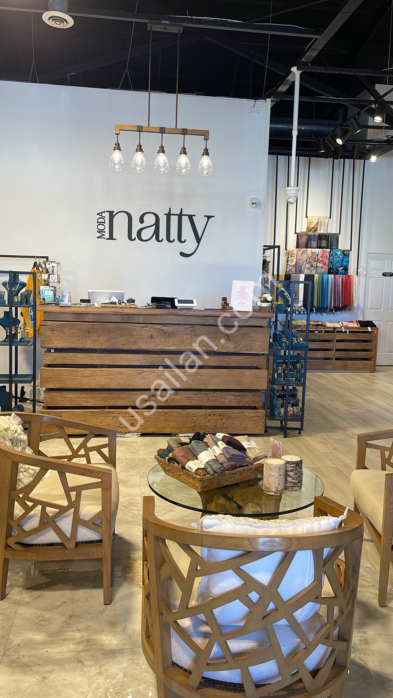 MODA NATTY Sales Assistance